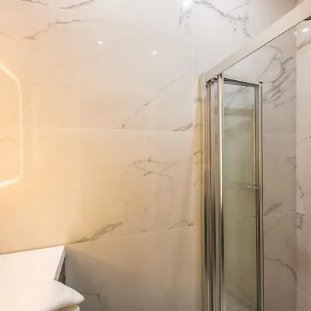 Daire Brand New Apartment- Bastille District
