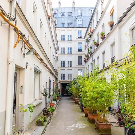Brand New Apartment- Bastille District Daire
