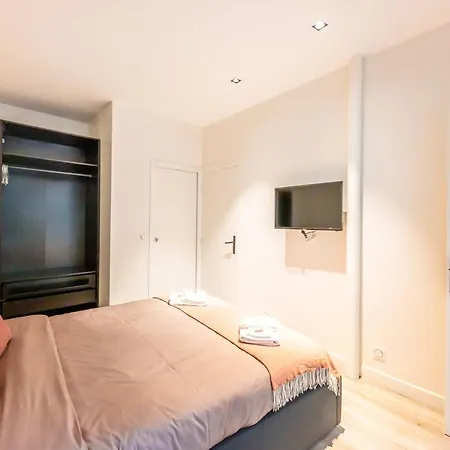 Brand New Apartment- Bastille District